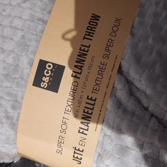 NIP ELEGANTLY GORGEOUS FAUX FUR MINK BLANKET FLANNEL THROW SEXXXY GREY - Picture 5 of 5